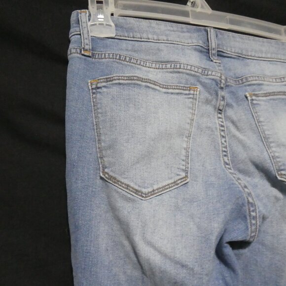 GAP DENIM | 30 regular | Medium Destroy | Faded Blue Distressed Denim - Picture 10 of 16